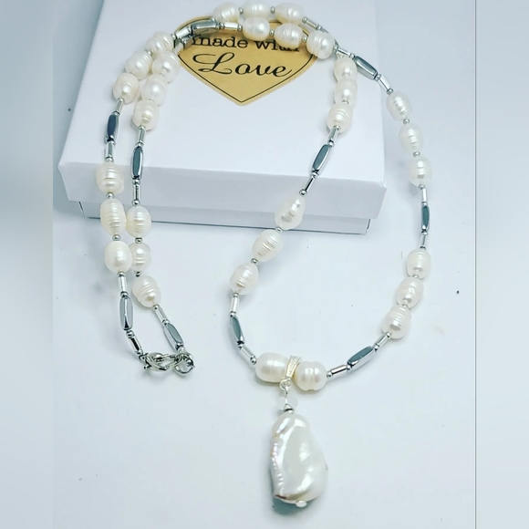 Freshwater Pearl charm bracelet - Picture 3 of 4